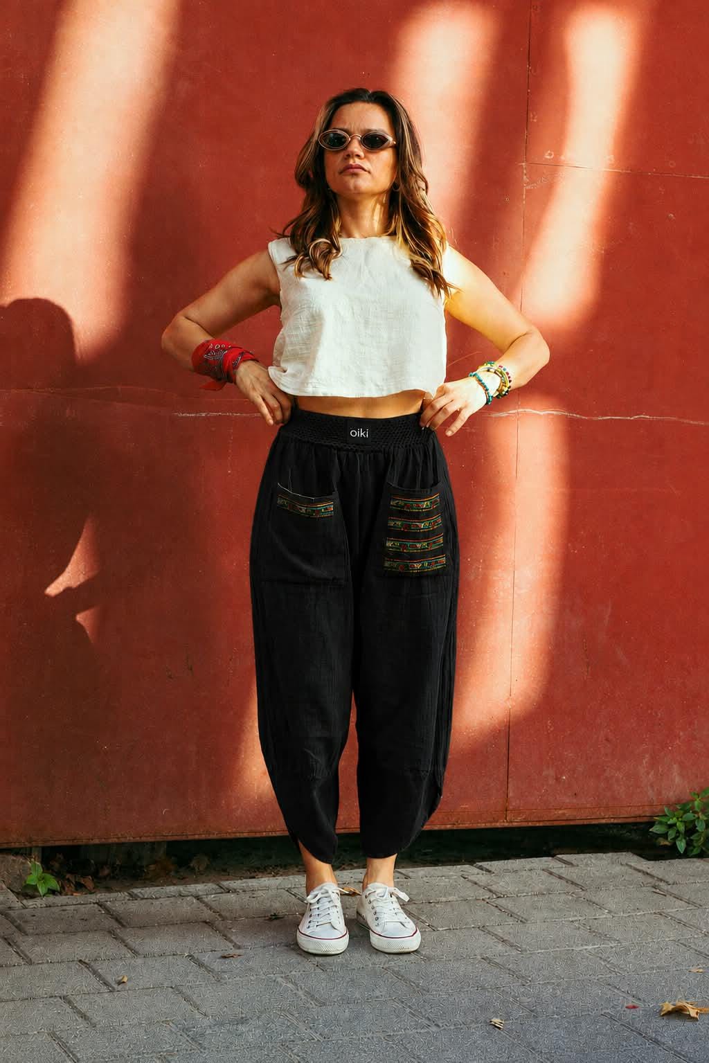 Retro Nakışlı V Kesim Bol Pantolon